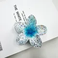 Pinza per capelli a forma di plumeria blu sfumato con paillettes per vacanze al mare - Serie con Glitter Interni / 8cm / Cuore Blu (Base Bianca)