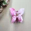 Pince à cheveux papillon marbrée rose et blanc avec ressort doré pour coiffure femme - Papillon Rose