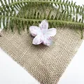Pinza per capelli a fiori in resina rosa e verde stile plumeria su sfondo di iuta - 4cm / Floreale Spruzzi d'Inchiostro Rosa Verde