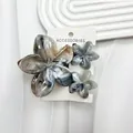 Set di tre mollette per capelli a forma di fiore marmorizzato con elegante trama grigia - Set da 3 pezzi / Set Nero Inchiostro Giada