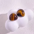 Ohrstecker mit Tigerauge im Dreiecks-Cabochonschliff und silberner Fassung - Silberfarbe (Tigerauge)
