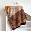 Retro paisley kasjmier-gevoel sjaal in bruin en oranje kleurblokkering - 185*65cm / Bruin