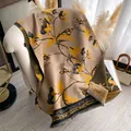 Winter-Schal mit Blumenmuster in Beige und Gelb mit Fransen und doppelseitigem Design - Khaki