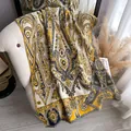 Vintage κίτρινο και μπλε σάλι με σχέδιο paisley, ζακάρ και κρόσσια σε καρέκλα - Κίτρινο