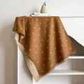 Bruine en beige kasjmier gevoel sjaal met hartpatronen en zachte franje details - 185x65cm / Chocolade