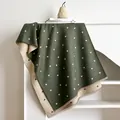 Dikke kasjmier sjaal in smaragdgroen en beige met hartjespatroon en franjes - 185x65cm / Olijfgroen