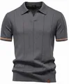 Polo da uomo in maglia grigio scuro con texture a righe verticali e scollo a V - S / Stile Scollo a V / grigio scuro