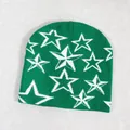 Gorro de punto verde Y2K con motivos de estrellas blancas para un estilo urbano chic - Verde
