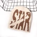 Bonnet en maille beige et marron avec motif STAR jacquard pour la chaleur hivernale - Beige