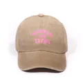 Gewaschene khakifarbene Baseballkappe mit TANNED and TIPSY Stickerei im Retro-Stil - Einheitsgröße / Khaki
