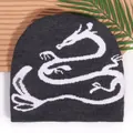 Dunkelgraue Y2K Strickmütze mit weißem Drachen-Jacquardmuster für Damen und Herren - Einheitsgröße / Dunkelgrau
