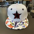 Gorra hip-hop blanca de visera plana con estampado geométrico y bordado de estrella negra - Ajustable / Blanco