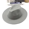 Primer plano del sombrero Fedora de lana gris que muestra la textura y el ala ancha - M(56-58cm) / Gris