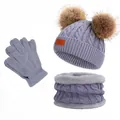 Graues Strickset für Kinder mit Mütze mit zwei Pompons, Fleece-Schal und Handschuhen - Doppelbommel / Grau