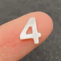 Natürliche Süßwassermuschelperle in weißer Zahl 4 Form für DIY Schmuckherstellung - Zahl 4 / 10mm