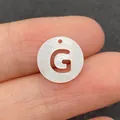 Perle en nacre naturelle avec lettre G découpée pour création de bijoux DIY - Lettre G
