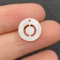 Perle lettre en coquillage naturel avec lustre nacré et design découpé rond - Lettre O