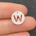 Perle ronde en nacre naturelle de 12mm avec lettre W évidée pour création de bijoux DIY - Lettre W