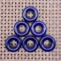 Set mit sechs dunkelblauen Achat Donut Anhängern 20mm für DIY Schmuck Ketten Armbänder - 20mm / Gefärbter Lapislazuli