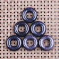 Dunkelblauer Goldfluss-Donut-Anhänger mit Schimmereffekt für DIY-Schmuckherstellung - 20mm / Blauer Sandstein