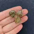 Conector de piedra natural en forma de corazón con marco dorado y lazos dobles - Corazón con Textura Marrón y Beige (Talla 6)