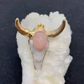 Ciondolo bohémien a testa di toro in acrilico con gemma rosa e corna dorate su cristallo - Stile Pietra Rosa (9)