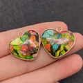 Pendaglio a cuore in pietra imperiale multicolore con bordo dorato e gancio ad anello - Stile 1