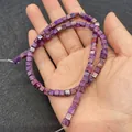 Vierkante paarse keizerlijke steen kubuskraaltjes voor DIY sieraden op een hand - Paarse Matte Getextureerde Kubus (Nr. 14)