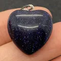 Polierter Herzanhänger aus blauem Goldfluss mit Sternenglitzer und Silberöse - 20mm / Blauer Sandstein