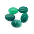 Cinq cabochons ovales en agate verte 13x18mm avec rayures blanches sur fond blanc - 13x18 / Agate verte