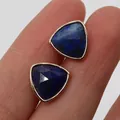 Pendientes de triángulo en lapislázuli con baño de oro y piedra natural facetada - Lapislázuli