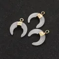 Trois pendentifs demi-lune en pierre blanche naturelle avec attaches dorées pour bijoux - 15x18mm / Jade Blanc
