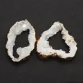 Onregelmatige natuurlijke druzy geode kristallen hanger met elegante vergulde rand voor DIY - Wit