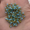 Cadena de cuentas de cubo azul cielo y bolas doradas para creación de joyas DIY - Azul Cielo (No. 6)