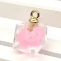 Vierkante acryl hanger 15x20mm met roze bloemdessin en een gouden ringetje - Vierkant / Roze