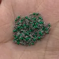 Catena in acciaio inossidabile argento con perline smaltate verde brillante tenuta in mano - Rotolo Standard / Verde