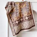 Ethno-Stil Alpaka-Muster Pashmina-Schal in warmem Braun und Khaki mit Fransen - 185x65cm / Khaki