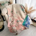 Elegante chal pashmina jacquard con flores de magnolia en degradado rosa beige y verde - 180x65cm / Azul Rosa