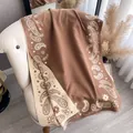 Καφέ και μπεζ εσάρπα με σχέδιο paisley, αίσθηση κασμίρ και κομψές λεπτομέρειες - Χακί / 185x65cm