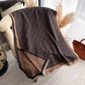 Classic double-sided cashmere-like scarf with black and coffee geometric patterns and tassels - 180cm / Coffee