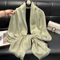 Hellgrüner Seidenschal für Damen mit Herz-Jacquard-Muster und Fransen am Saum - Tsm-158 Matcha
