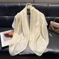Elegante sciarpa in cotone e lino color crema con jacquard floreale di lusso - Beige