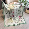 Élégant foulard carré 90cm en imitation soie avec roses roses et bordure verte - Cyan