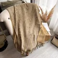 Gouden paisley sjaal met kasjmier gevoel en elegante franjes in aardetinten - Khaki