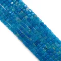 Macro-opname van 8x8mm blauwe drakenader agaat kubuskralen met natuurlijke texturen - 8x8mm / Royal Blue (No. 5)