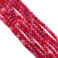 Macro-opname van matte rode drakenader agaat kralen met unieke natuurlijke crackle textuur - Nr. 5 Rood
