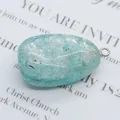 Pendentif en cristal craquelé bleu clair de forme ovale avec anneau en métal argenté - 16x31-26x55mm / Rose bonbon