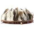 Dettaglio della fascia boho con piume, cordoncino intrecciato e piumaggio naturale - 14-Bohémien Etnico Copricapo di Piume