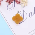 Ciondolo a quadrifoglio in pietra naturale gialla con clip in argento per collane fai da te - Corniola Arancione