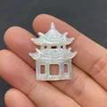 Pendentif en nacre sculptée en forme de pagode chinoise au fini irisé - No.10 Style d'Architecture de la Tour Ancienne (25x30mm)